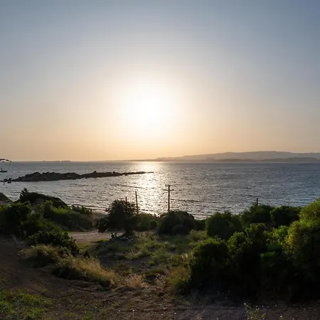 Lilian Just Steps From The بيت للعطل