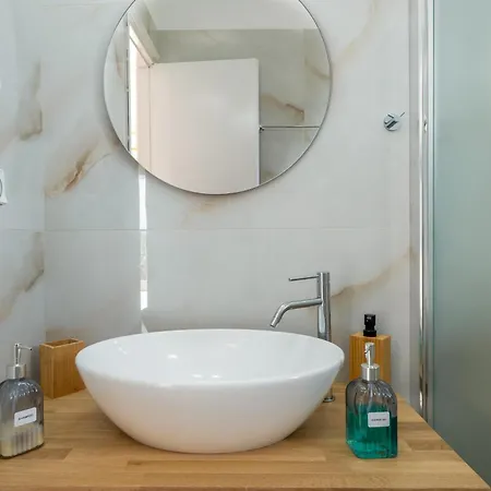 Lilian Just Steps From The 度假居 米尼亚