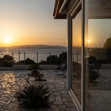 Lilian Just Steps From The * 米尼亚